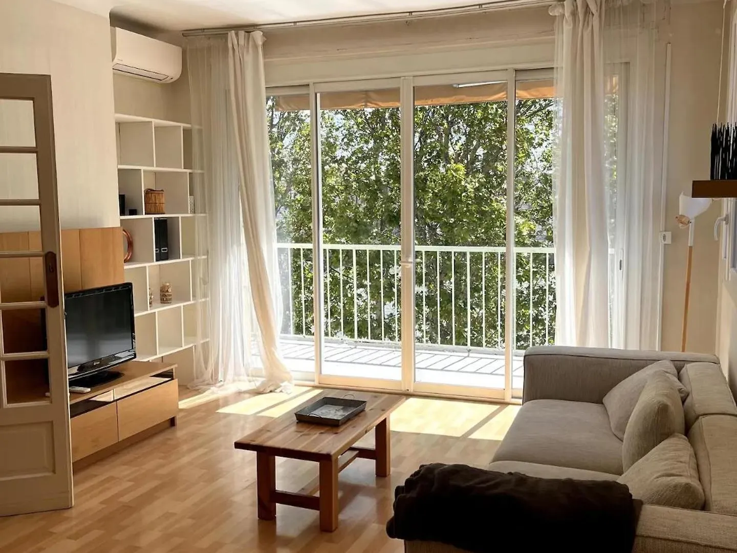 Appartement Vue Sur Le Rhone contacts